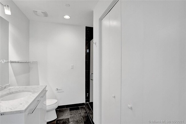 Building Photo - 900 Biscayne Blvd