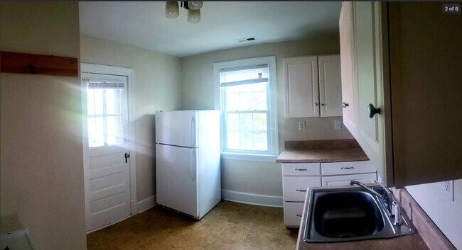 Foto del edificio - 4029 Clinton Ave