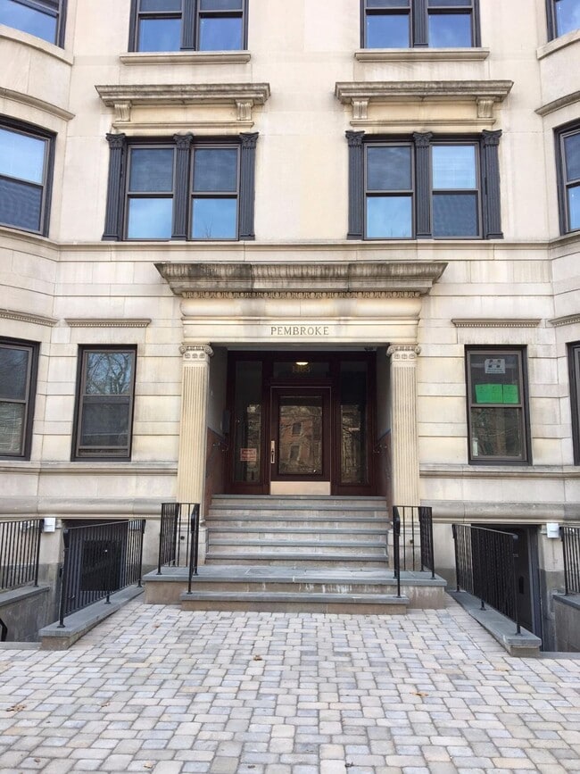 Building Photo - 1465 Beacon St