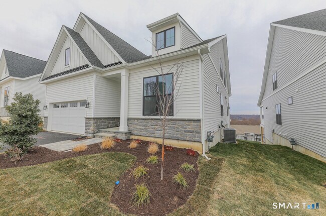 Building Photo - 35 Lookout Rdg