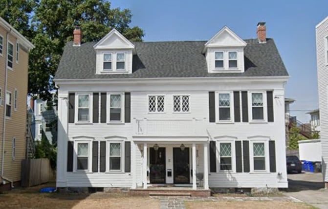 Primary Photo - 920 E 4th St