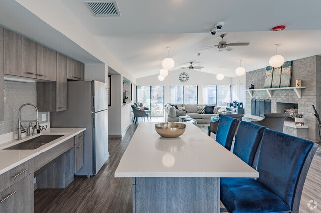 Building Photo - Arrowhead Apartments