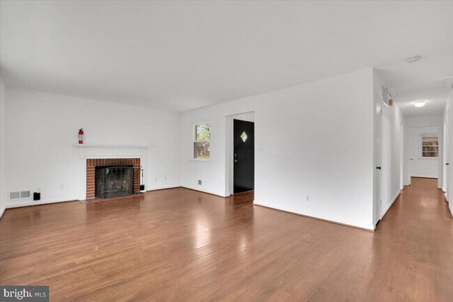 Foto del edificio - 5835 Lebanon Rd
