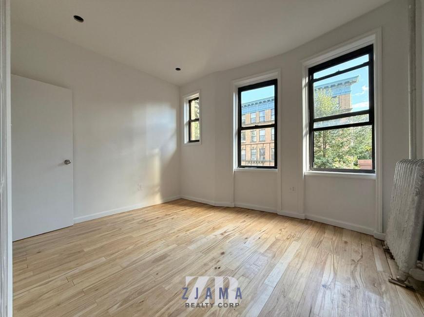 Foto principal - 1 bedroom in Brooklyn NY 11216