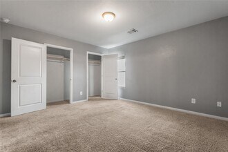 Building Photo - 15638 Del Norte Dr