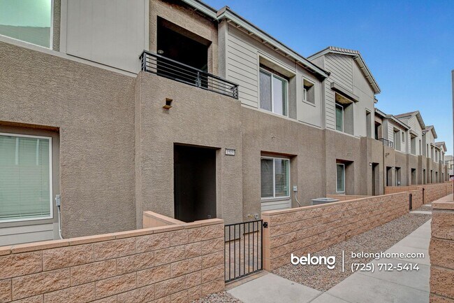 Foto del edificio - 1519 Layla Crossing Ave