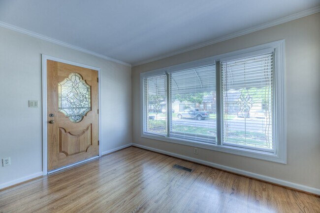 Building Photo - For Lease | Tulsa | 3 Bedroom, 2 Bath | $1...