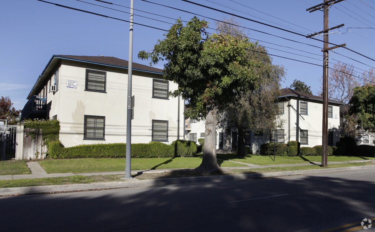 Primary Photo - 12243-12249 Vanowen St