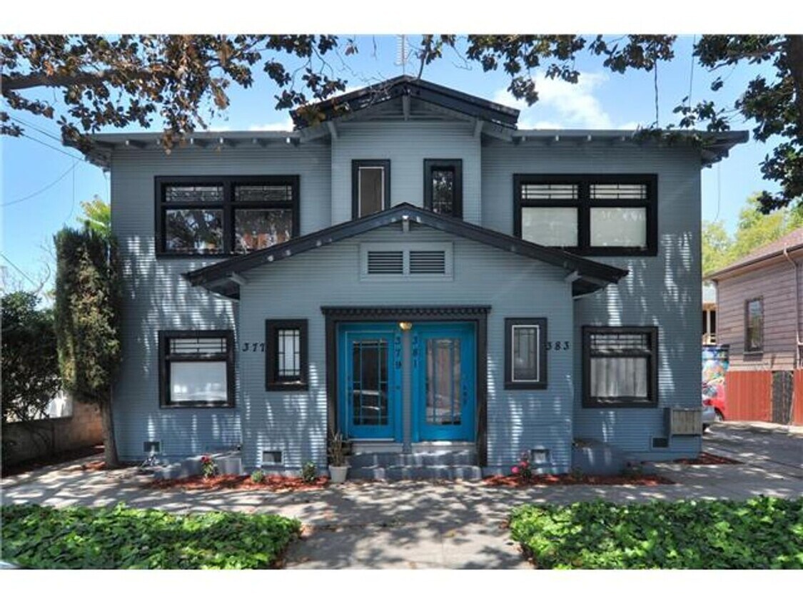Primary Photo - 377 E Reed St