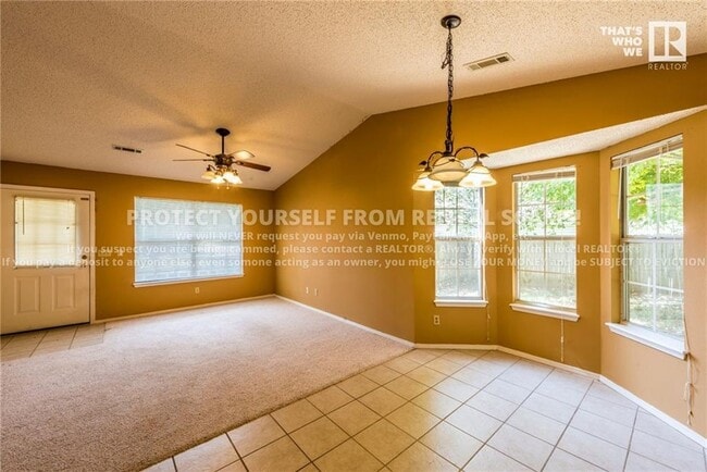 Building Photo - 3206 W Oakfield St