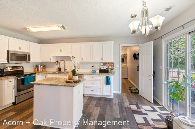Building Photo - 3 br, 2.5 bath House - 102 Bermuda Green Dr.
