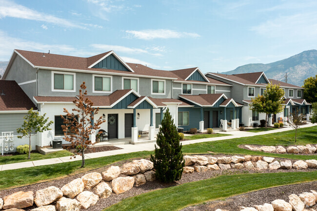 Community Exterior - Mountain View Townhomes