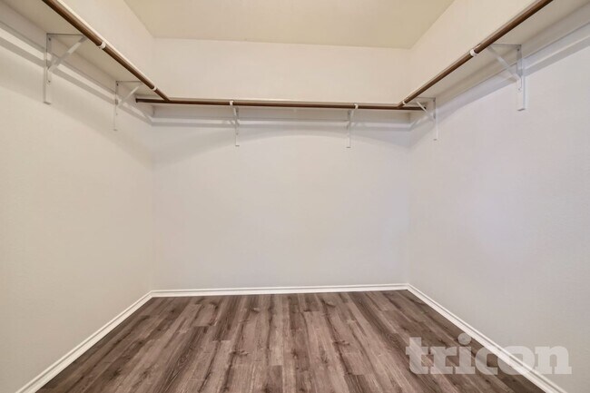 Foto del edificio - 103 Hollow Tree Dr