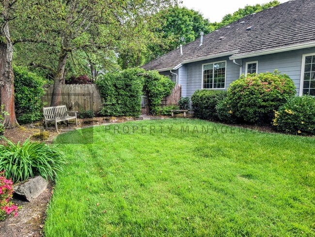Photo - 632 NW Pacific Grove Dr House