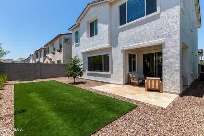 Building Photo - 6568 N 15th Dr