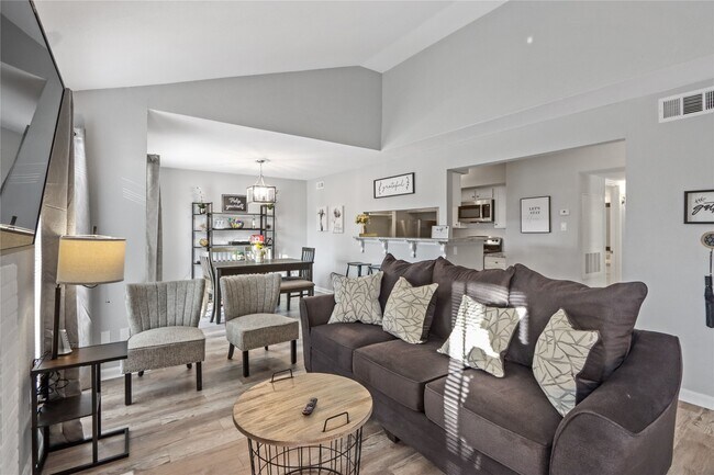 Foto del edificio - 7200 T C Jester Blvd