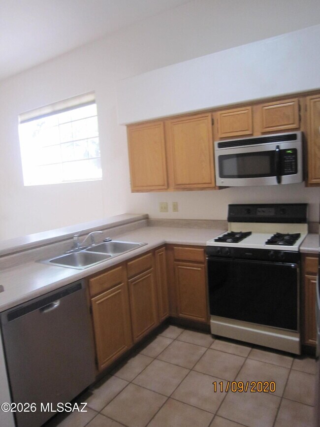 Foto del edificio - 3331 N Deerspring Ct