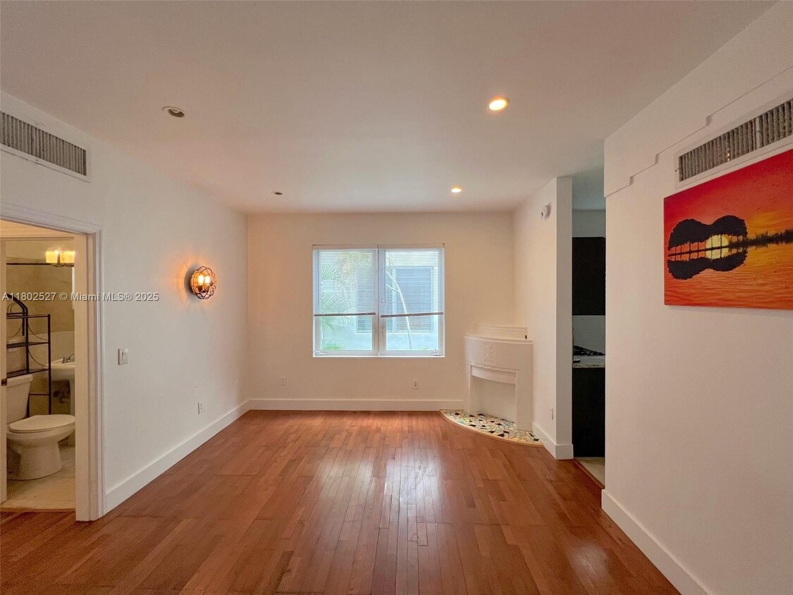 Primary Photo - 750 Jefferson Ave