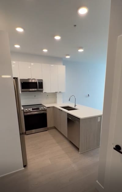 Photo du bâtiment - 20360 Logan Av