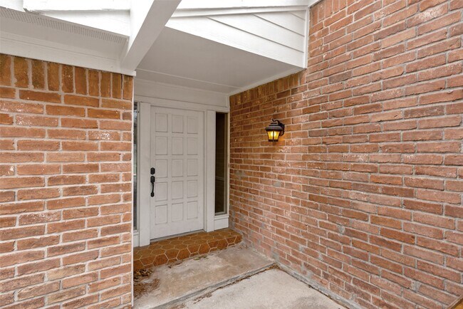 Foto del edificio - 15806 Spring Forest Dr