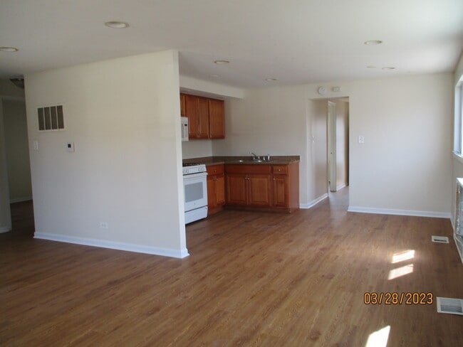 Foto del edificio - 4215 W 87th St