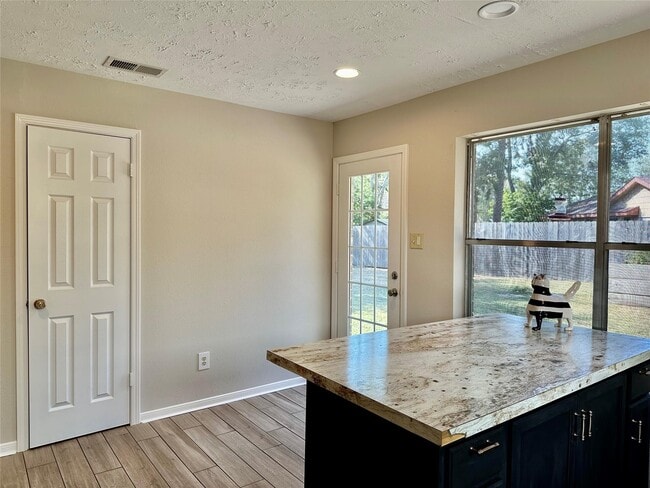 Building Photo - 7114 River Ml Dr