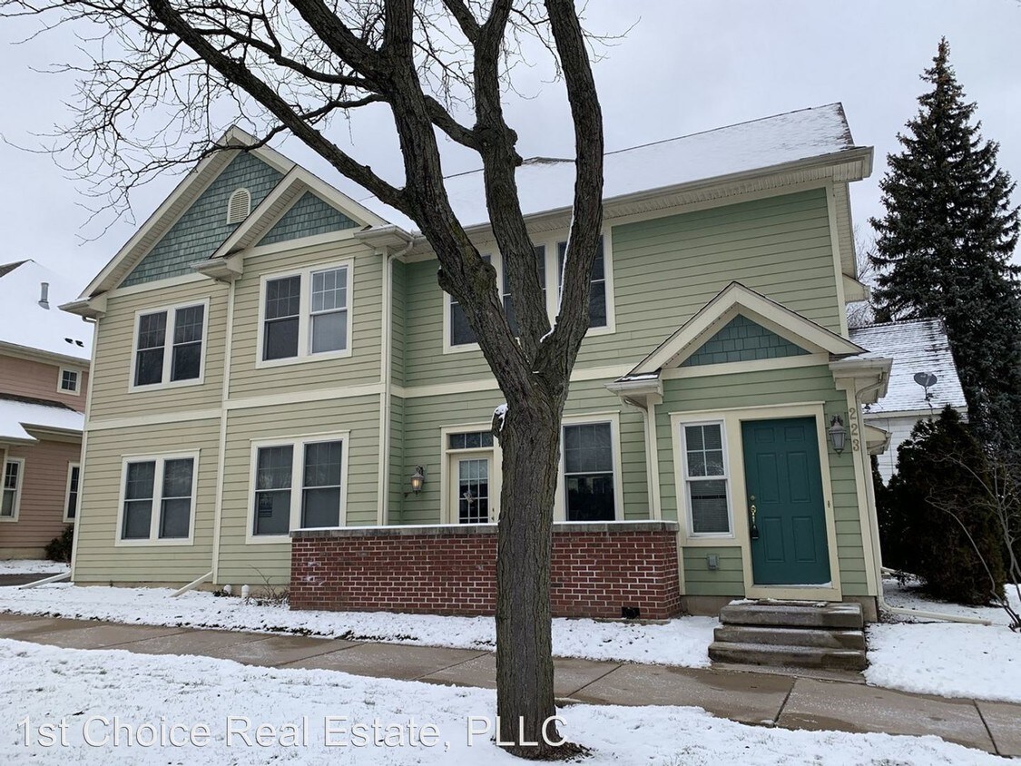 Primary Photo - 2 br, 2 bath House - 223 E St Joseph St