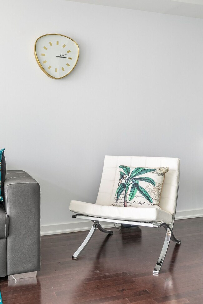 Building Photo - 14 York St