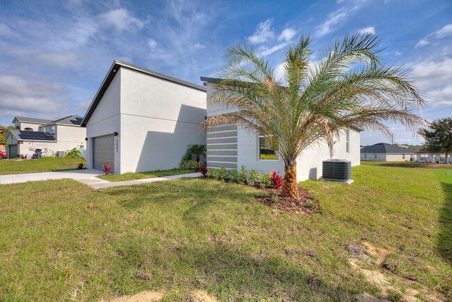 Building Photo - BRAND NEW HOME! Modern, energy efficient h...