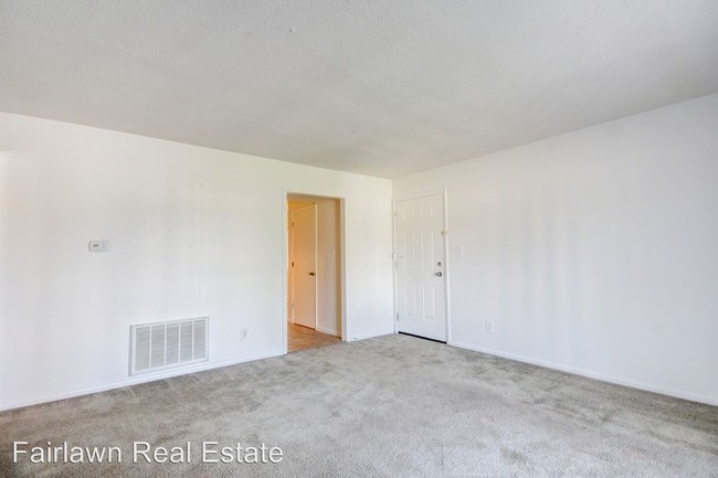 Foto del edificio - 2 br, 1.5 bath Apartment - 1515 W. Kirby Ave.