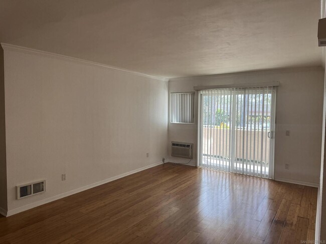 Foto del edificio - 10016 Maya Linda Rd