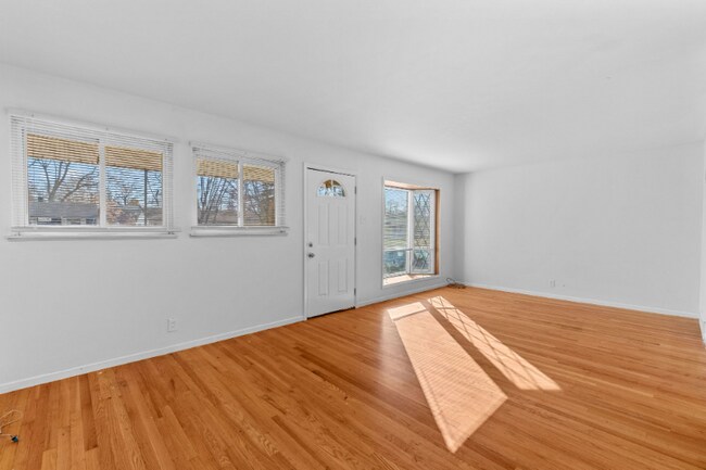 Foto del edificio - 10805 Spring Garden Dr