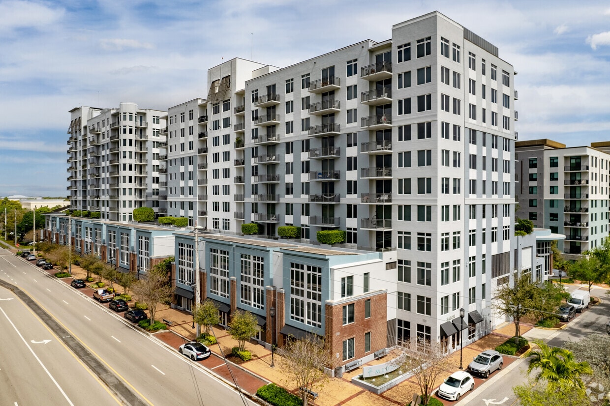 Primary Photo - Midtown 24