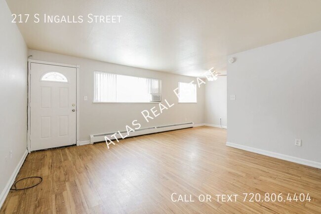 Building Photo - Fabulous 2 Bedroom Unit Near Belmar - $500...