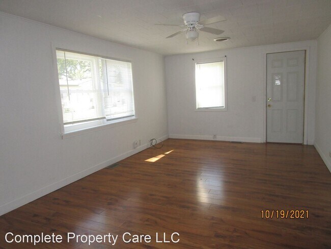 Building Photo - 3 br, 1 bath House - 2205 S Rosemont