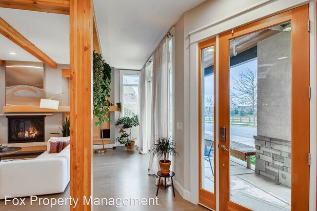 Building Photo - 5 br, 5.5 bath House - 289 Dakota Blvd