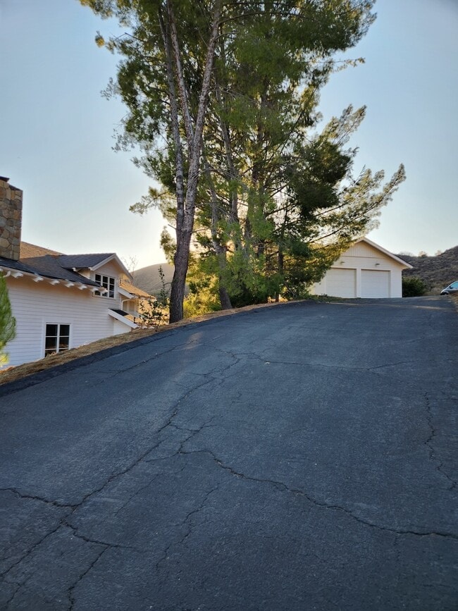 Building Photo - 24900 Paseo del Rancho