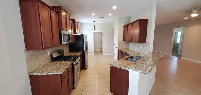 Building Photo - 5645 Aaron Ct