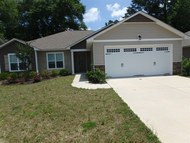 Primary Photo - 1254 NE Clancy Drive
