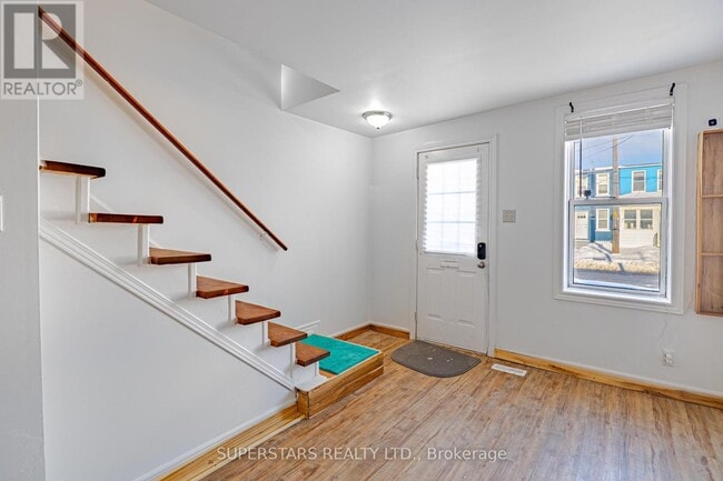 Building Photo - 165 1/2 OLIVE AVENUE