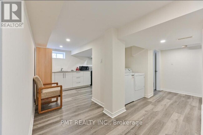 Photo du bâtiment - 406 Nairn Ave