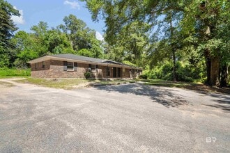 Building Photo - 2211 Wolf Ridge Rd