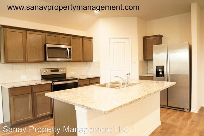 Building Photo - 4 br, 2 bath House - 913 English Dr