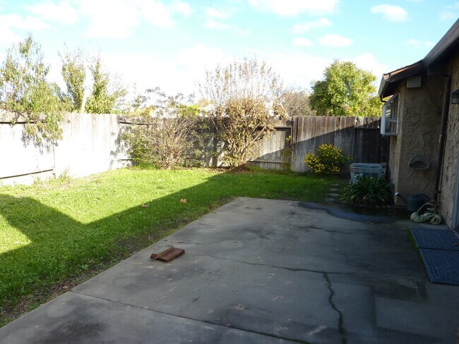 Foto del edificio - Charming 3-Bedroom Home in Citrus Heights