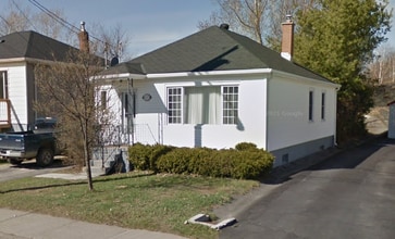 Building Photo - 267 Baikie St