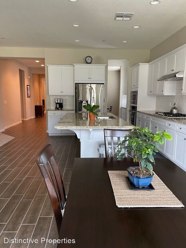 Building Photo - 3 br, 3 bath House - 14500 Casa Club Dr,