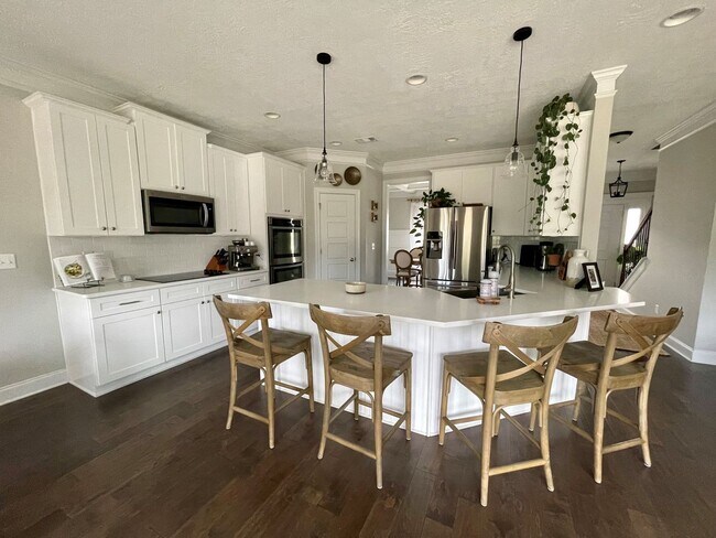 Building Photo - Beautiful Home located in Evans