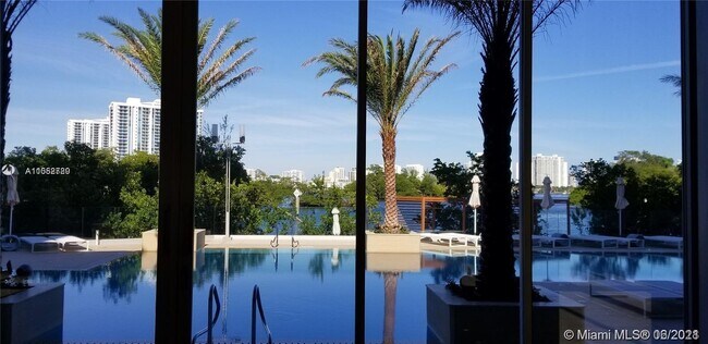 Building Photo - 16385 Biscayne Blvd