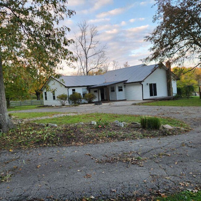 Foto del edificio - 9063 Morrow Woodville Rd