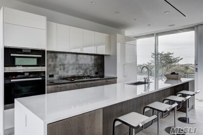 Foto del edificio - 242 Marine Blvd